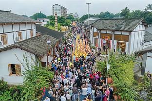 斯波：希望球迷们欣赏替补的表现 他们防守充满活力&激励每一个人